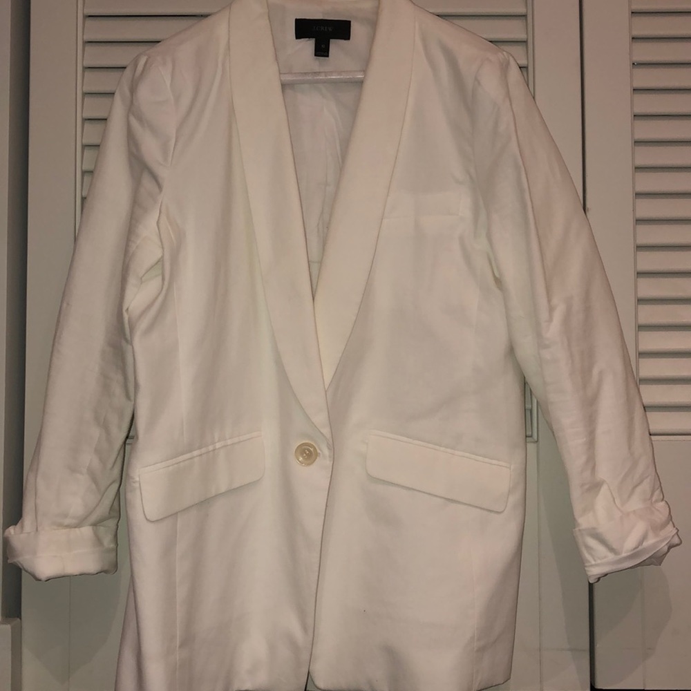 white tailored blazer